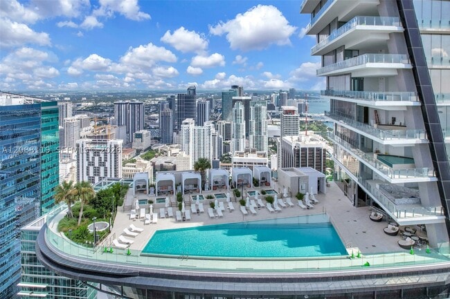 Building Photo - 300 Biscayne Blvd