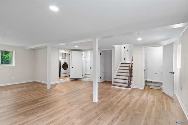 Building Photo - 285 Ruby Dr