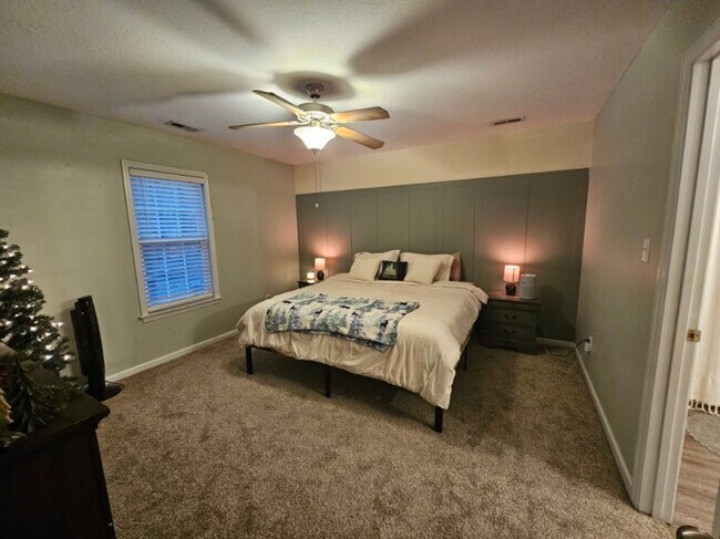 Building Photo - Beautiful 3 Bedroom Home In Jacksonville!