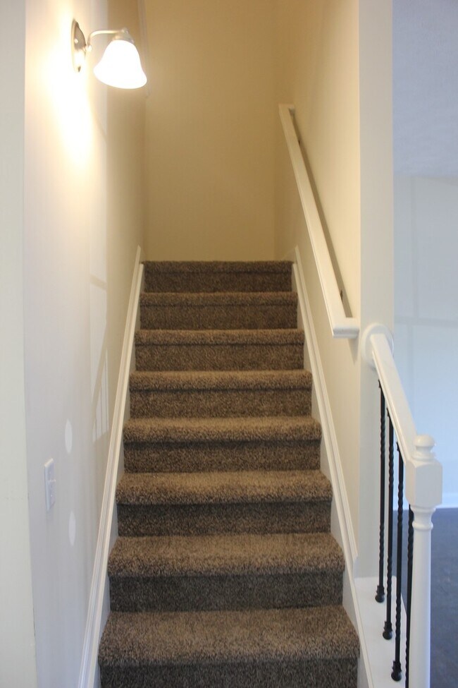 Building Photo - Cedar Point Townhouse for Rent!