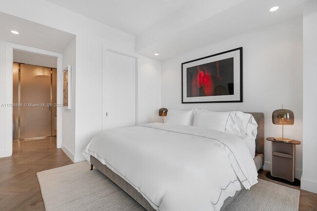 Building Photo - 5775 Collins Ave