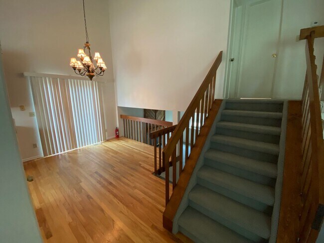 Building Photo - Beautiful 3 Bed 2 Bath in the Northwest!!!