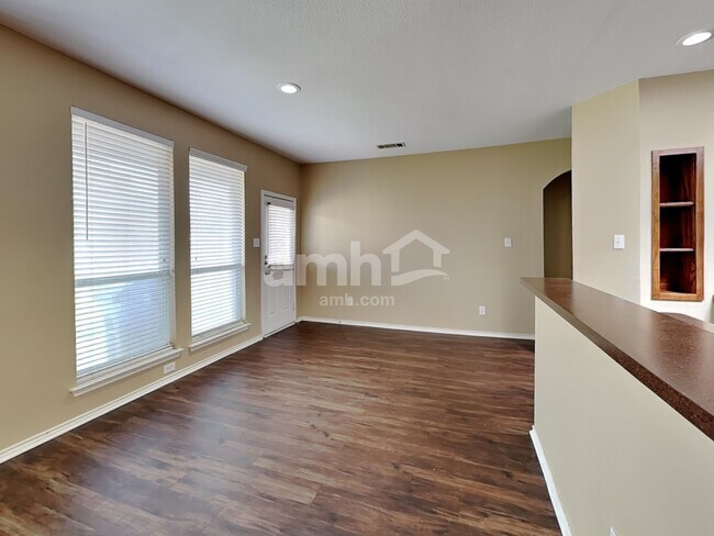 Building Photo - 8000 Bonito Dr