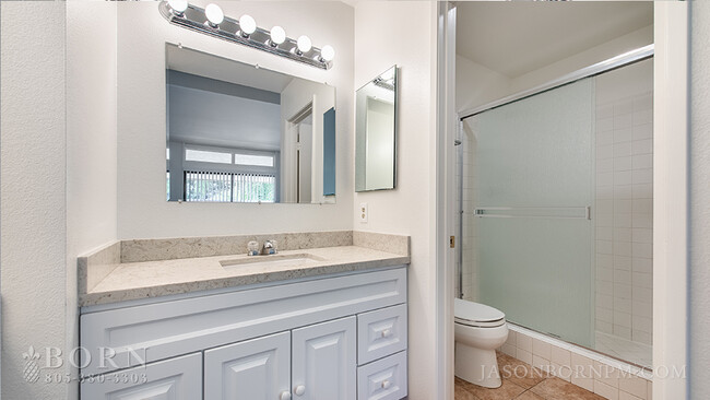 Building Photo - 3724 San Vincente Ct