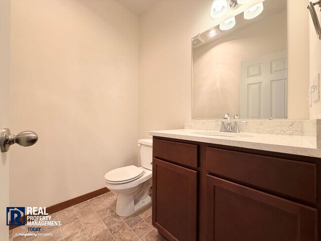 Building Photo - Downtown Puyallup Townhomes