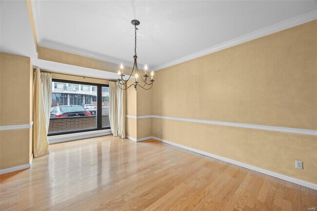 Building Photo - Condo in the Vibrant Clayton district!