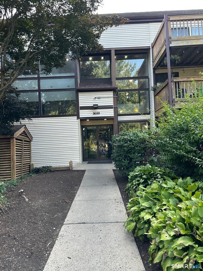 Building Photo - 3699 Broadbridge Ave