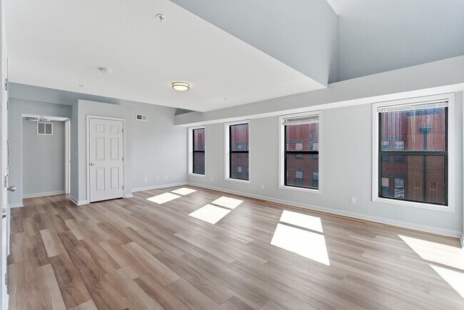 Building Photo - 160 Lafayette St