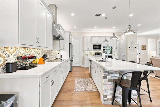 Building Photo - 1118 E Paseo Way