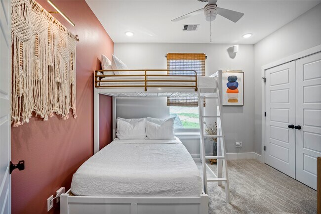 Building Photo - 3802 Buck St