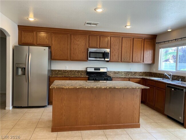 Building Photo - 294 Powerbilt Ave