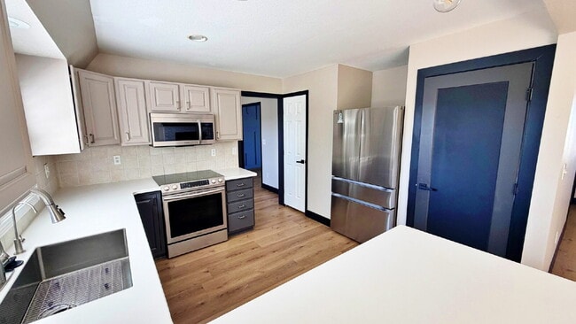 Building Photo - Awesome Views in Fully Updated Home in The Pinery! 5 Bed 3.5 Bath with 2 Car Garage and Large Dec...