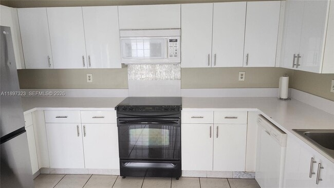 Building Photo - 10628 SW 118th Pl