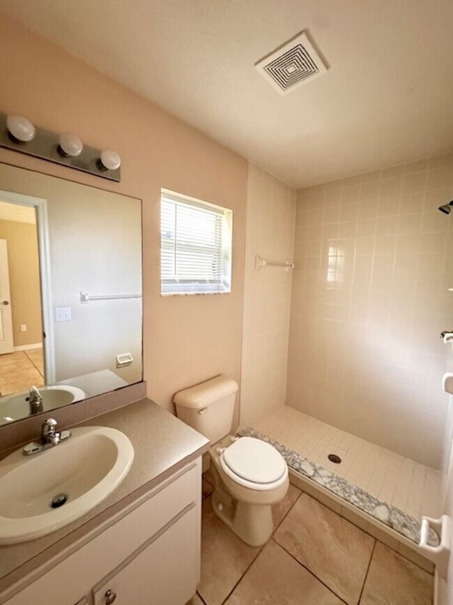 Building Photo - THIS IS NOT AVAILABLE FOR SHOWING UNTIL MI...