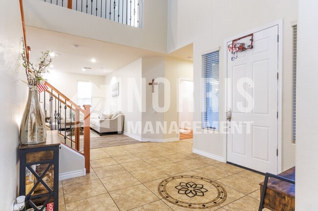 Building Photo - Beautiful Large Home NOT FURNISHED with Pool in Villago Community