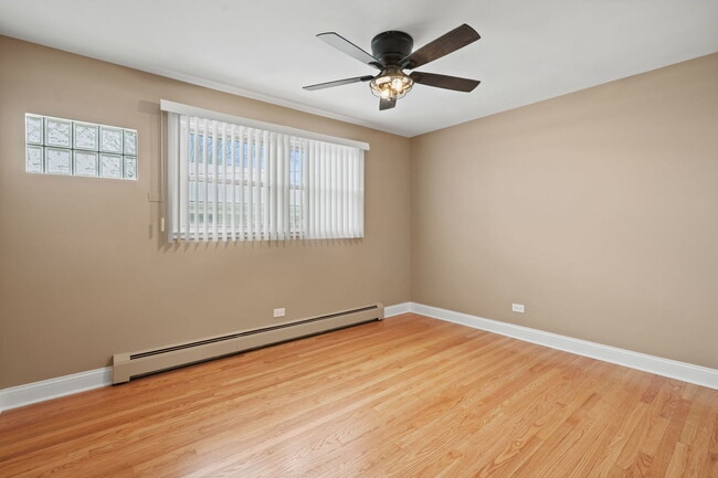 Building Photo - 2737 Spruce St