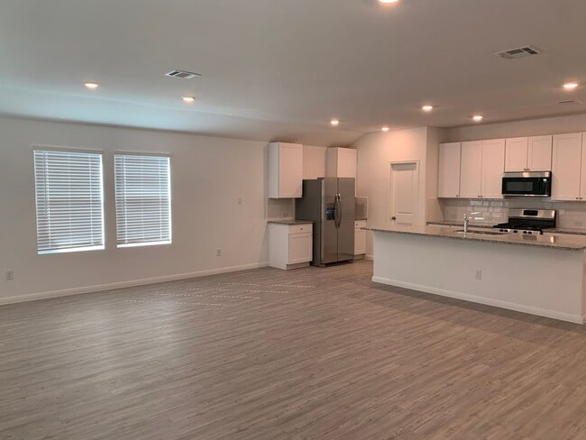 Building Photo - Luxury Vinyl Plank (No Carpet) /  Fridge Included / Office / Covered Back Patio / CISD