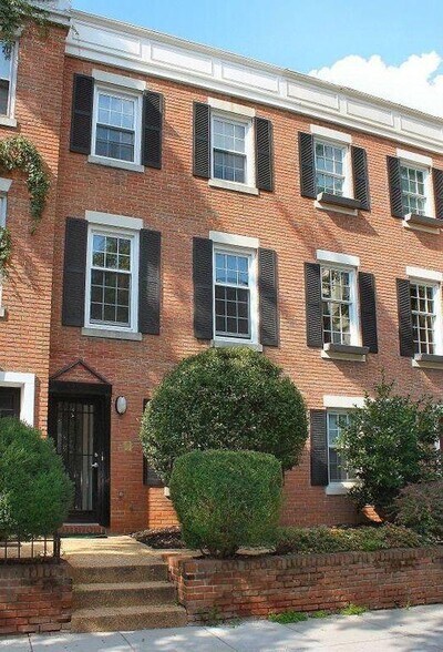 Primary Photo - 1729 Corcoran St NW