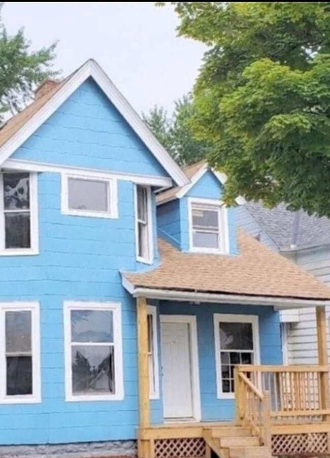 Primary Photo - 2166 W 93rd St