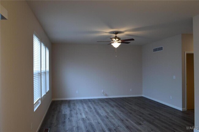 Building Photo - 2780 Adobe Dr