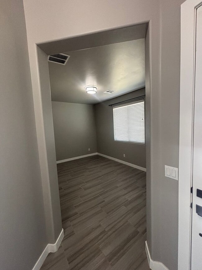 Building Photo - Beautiful Home in Sonoma Ranch !