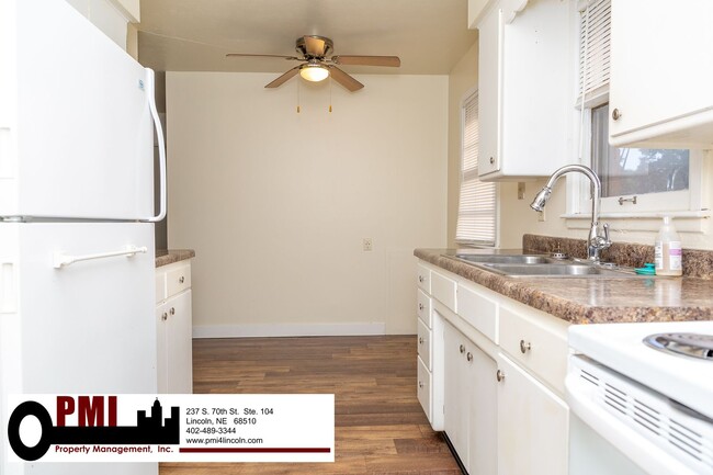 Building Photo - 2 Bedroom, 1 Bathroom House for Rent; Avai...