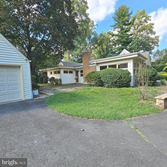 Building Photo - 6431 Overhill Rd