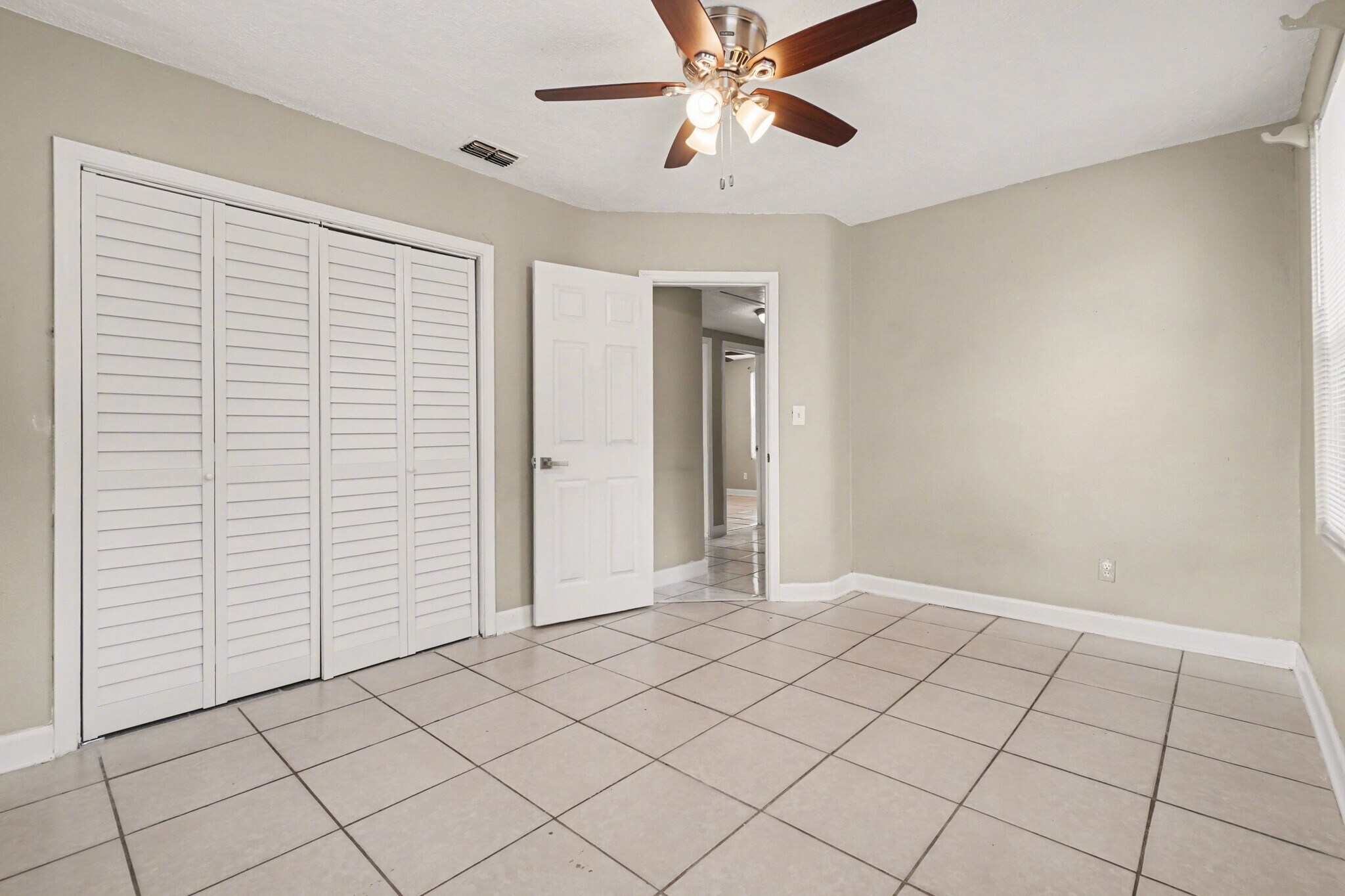 Building Photo - 3445 Soutel Dr