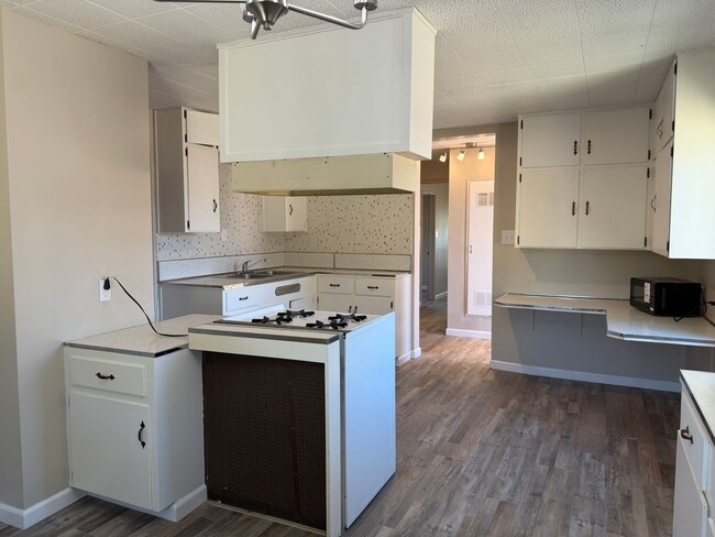 Building Photo - 1701 7th Ave