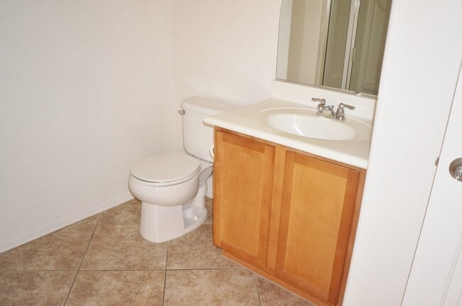 Building Photo - Charming condo in desirable Northwest Las Vegas near Sky Pointe