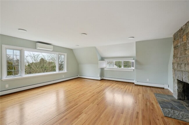 Building Photo - 450 Ocean Rd