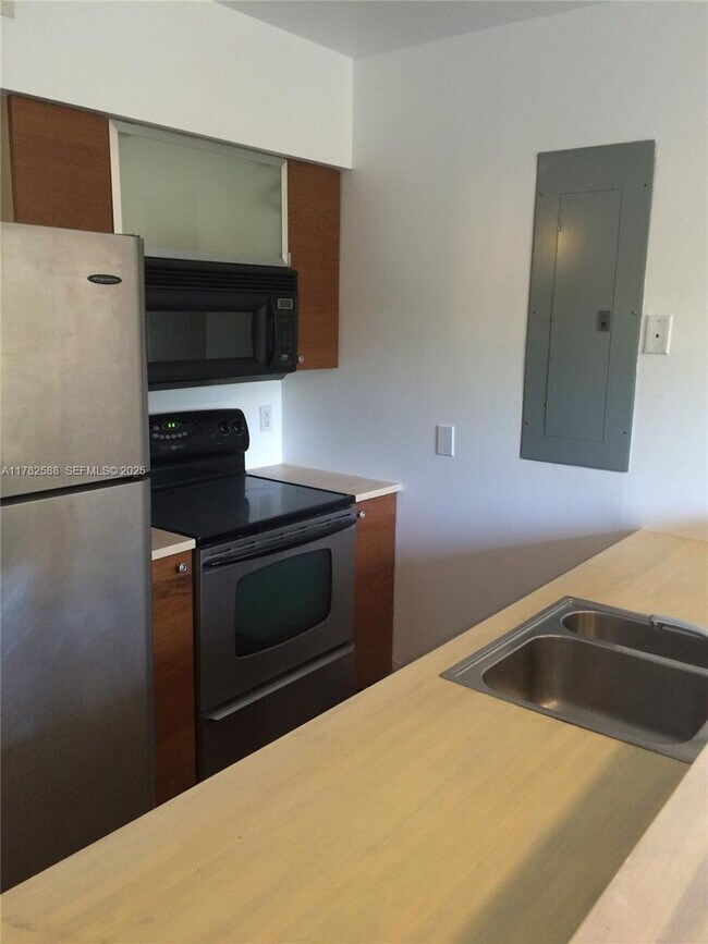 Building Photo - 7025 Rue Granville