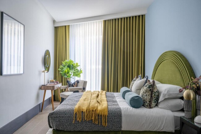 Building Photo - 3038 Royal St