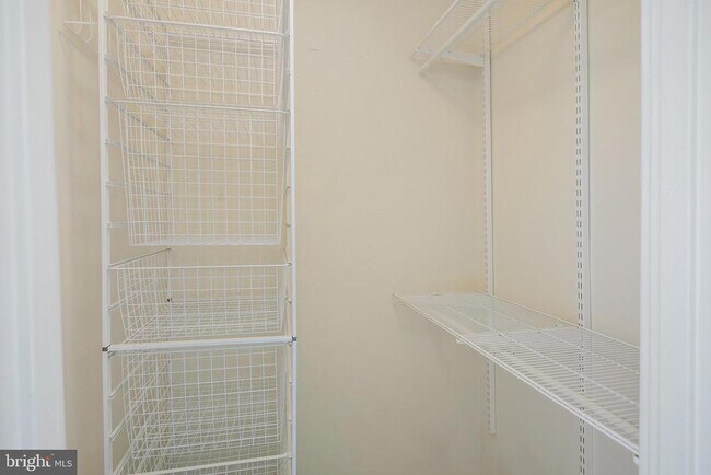 Building Photo - 5505 Seminary Rd