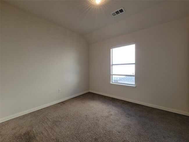 Building Photo - 9717 Sinclair St