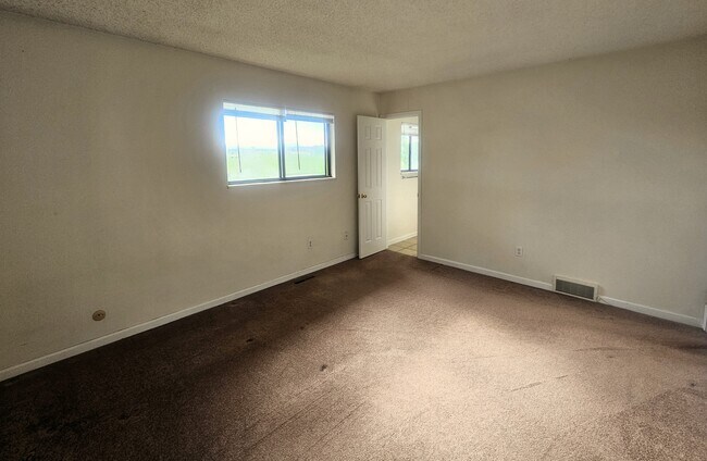 Building Photo - 1617 Centaur Cir