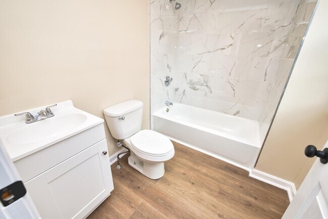 Building Photo - 4 Water St