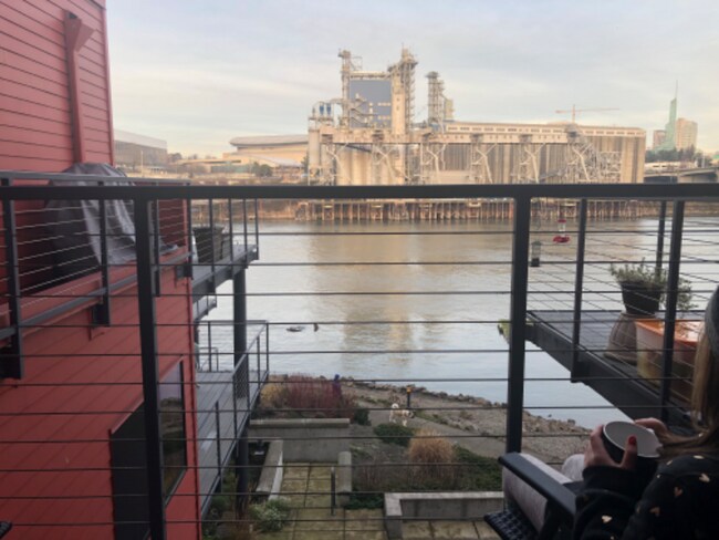 Building Photo - 710 NW Naito Pkwy