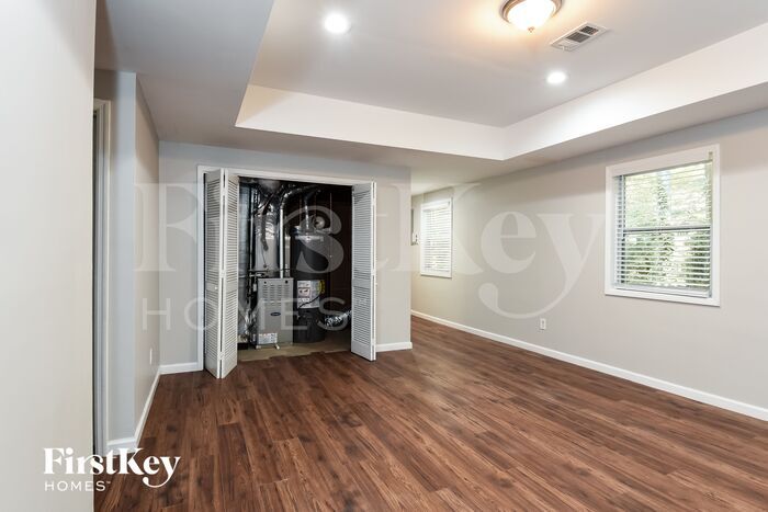 Building Photo - 2281 Carousel Ct