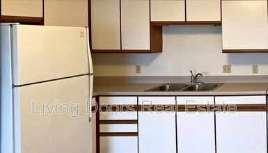 Building Photo - 603 S Washington St