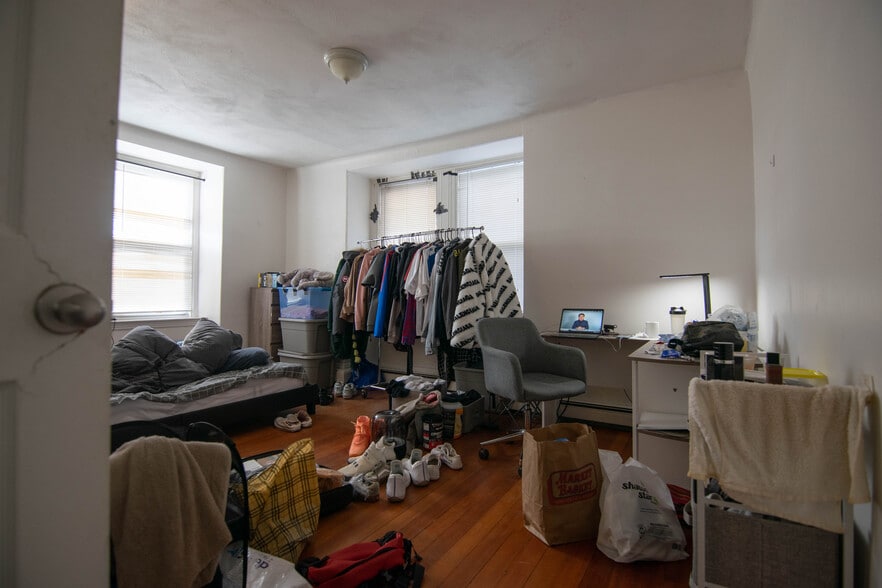 Building Photo - 46 Gardner St