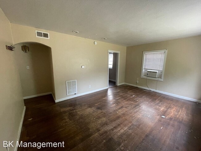 Building Photo - 3 br, 1 bath House - 211 Dehart St