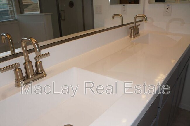 Building Photo - 3809 N 100th Dr