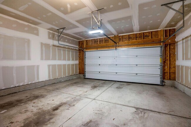 Building Photo - 1168 Edgehill Rd
