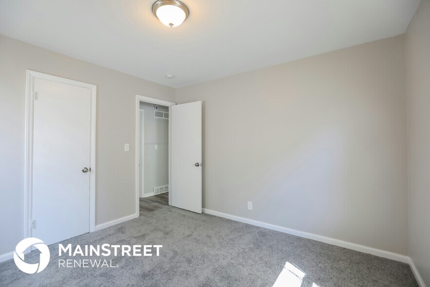 Building Photo - 10002 Wheeling Ave