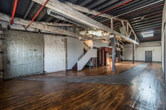 Building Photo - 1813 N Howard St