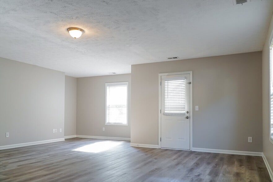 Building Photo - 960 Styles Ct