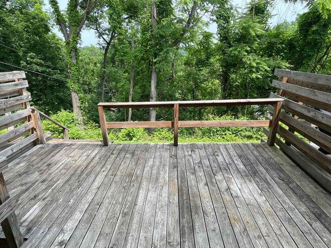 Building Photo - 5 Hapgood Hill