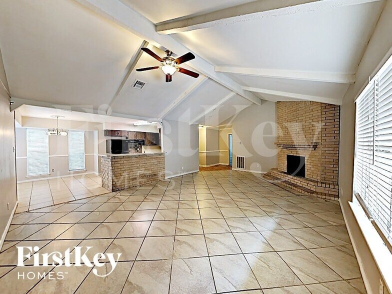 Building Photo - 6610 Rowell Ct