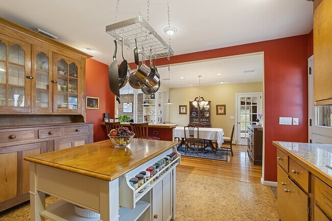 Building Photo - 71 Bemis Rd